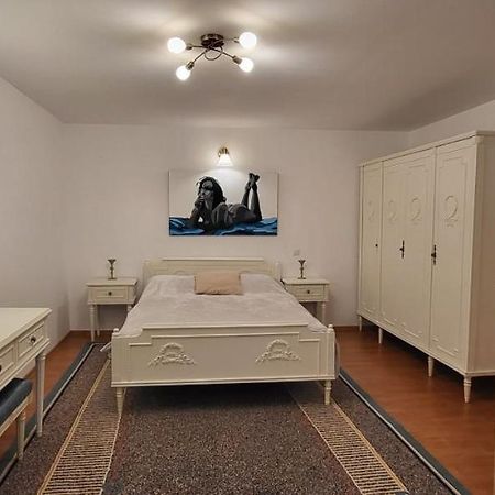 בוקרשט Cotroceni Accommodations Upstairs מראה חיצוני תמונה